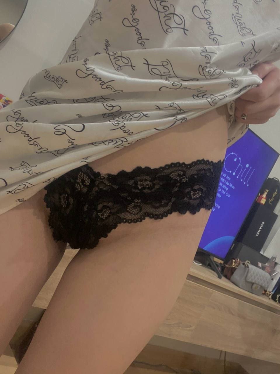 Vú hồng to, mông to, vợ bị địt dữ dội, cu to 21cm, cực khoái điên cuồng